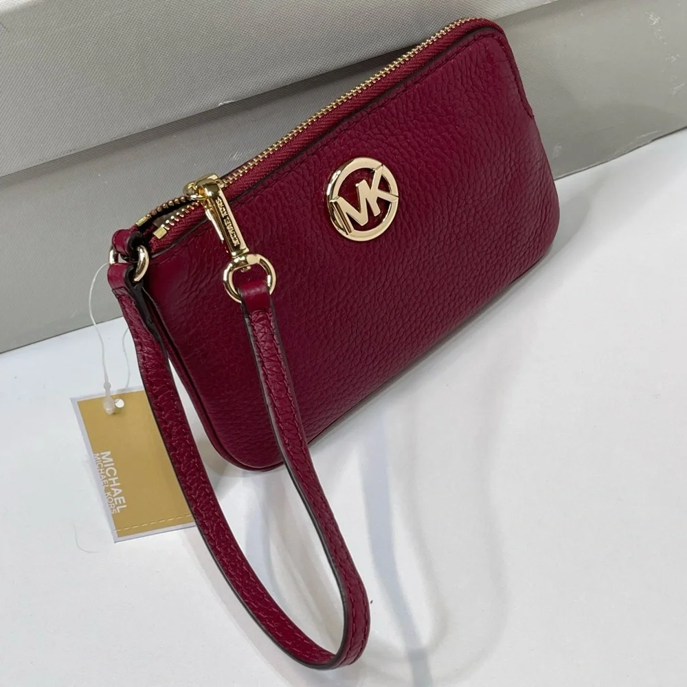 (new+tag) Michael Kors Fulton medium wristlet mulberry maroon (cards holder)